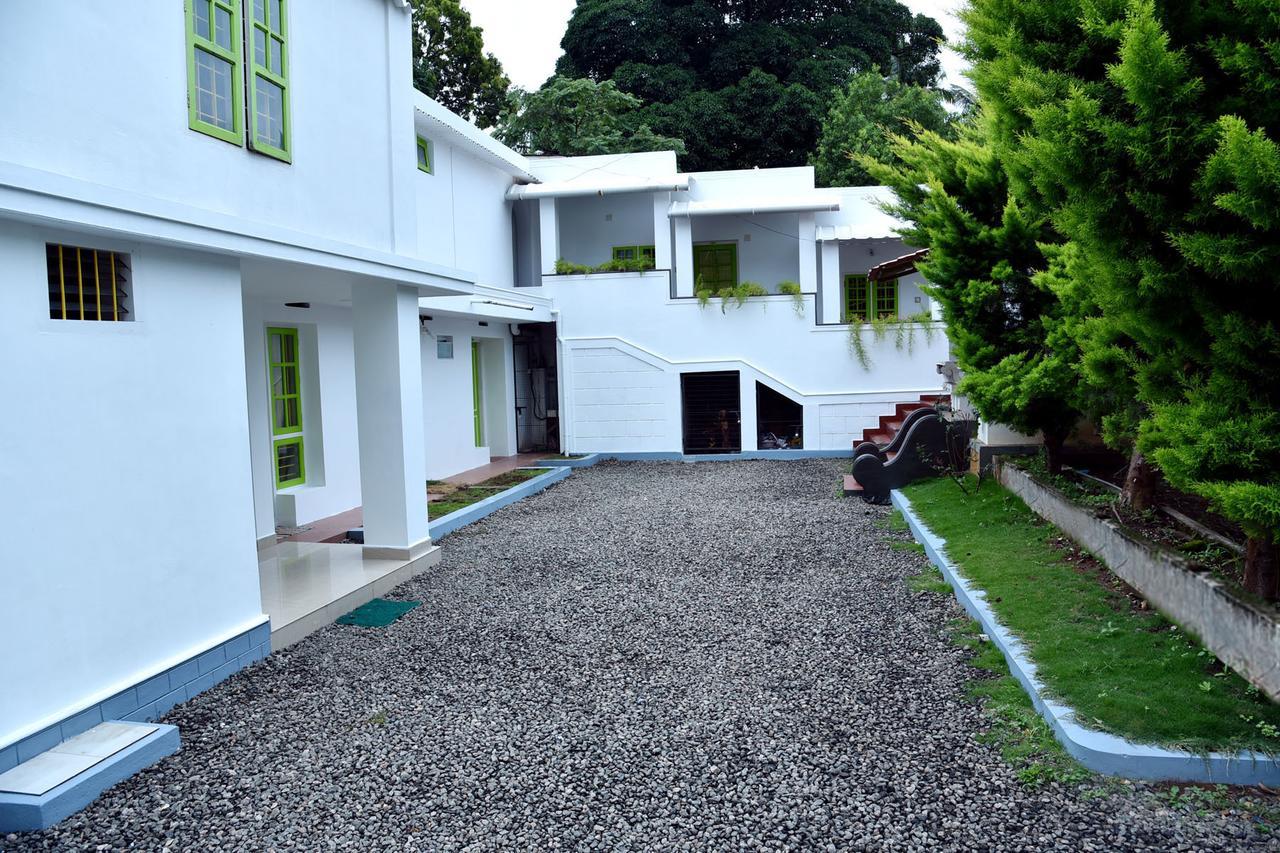 Marayoor Holidays Maraiyūr Екстериор снимка