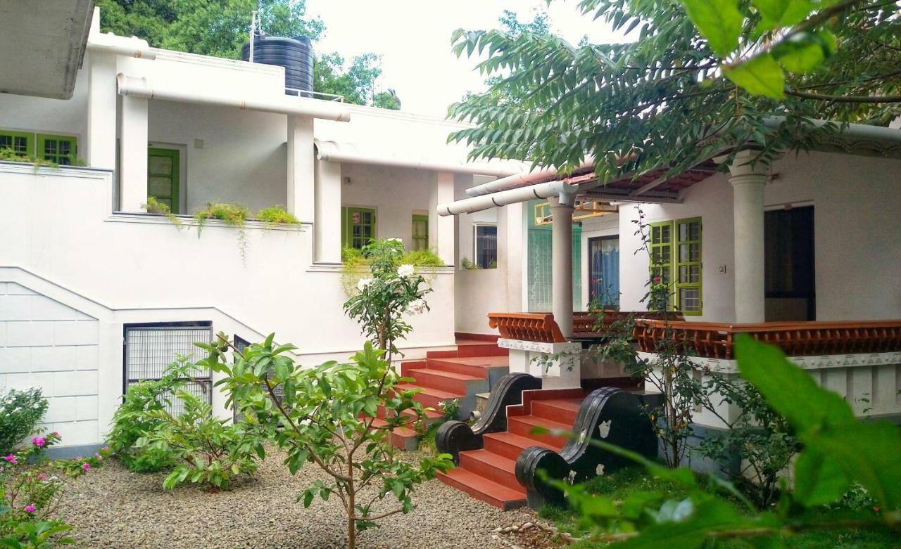 Marayoor Holidays Maraiyūr Екстериор снимка