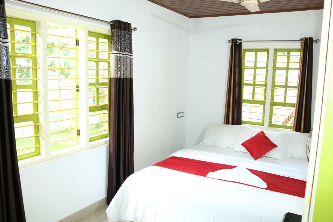 Marayoor Holidays Maraiyūr Екстериор снимка