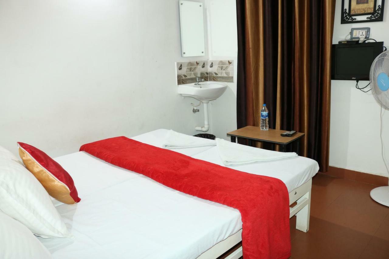 Marayoor Holidays Maraiyūr Екстериор снимка