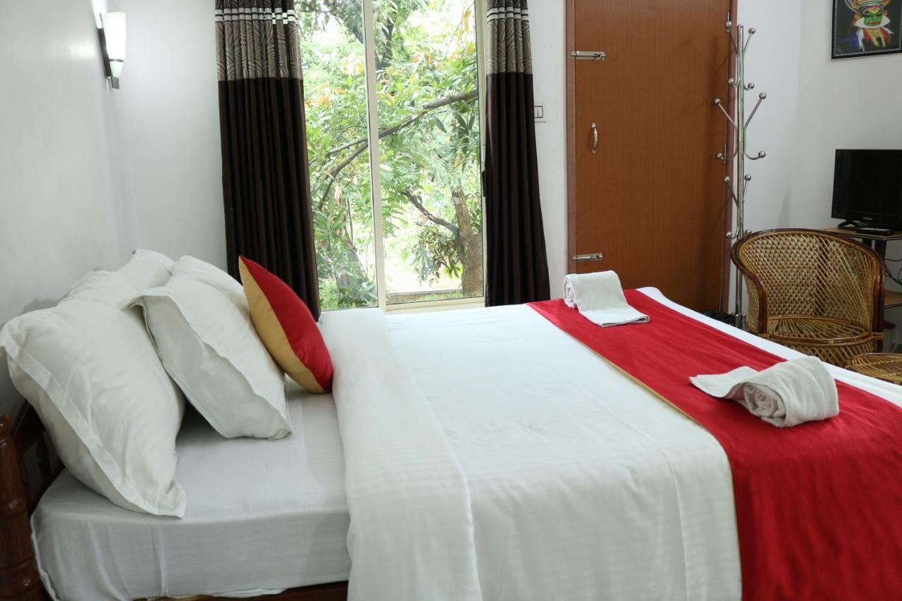 Marayoor Holidays Maraiyūr Екстериор снимка
