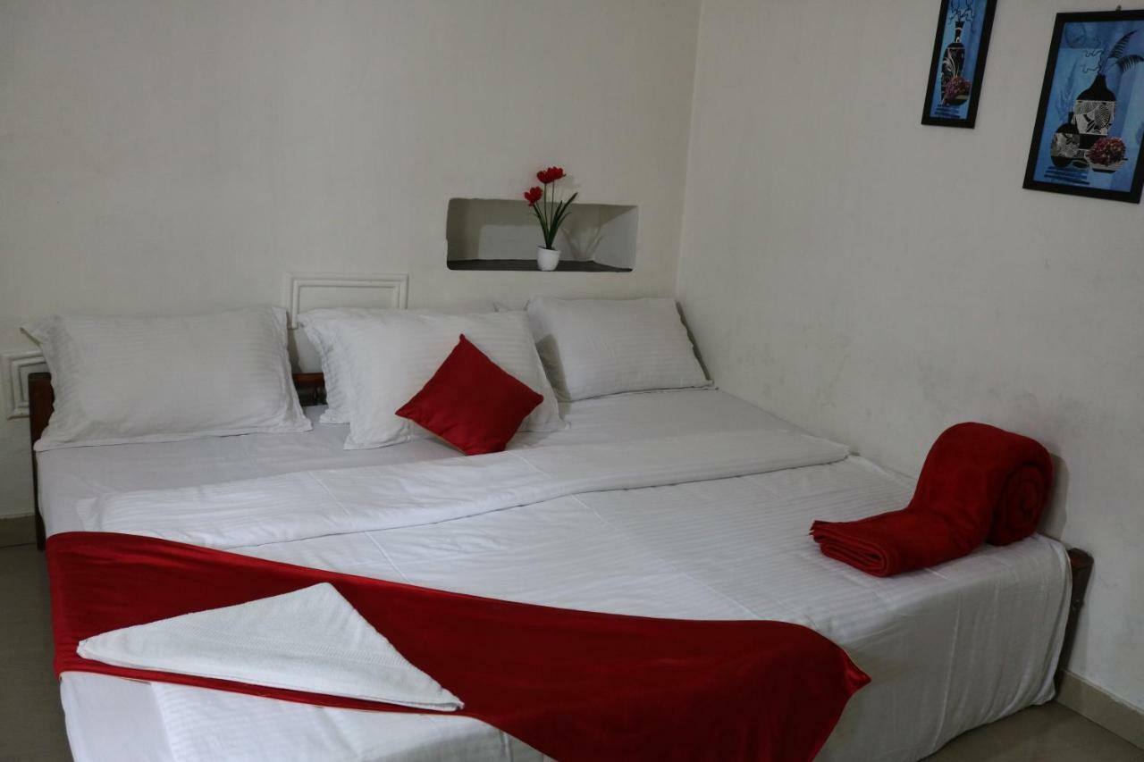 Marayoor Holidays Maraiyūr Екстериор снимка