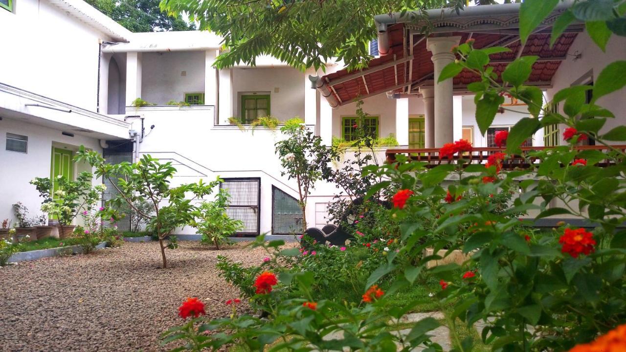 Marayoor Holidays Maraiyūr Екстериор снимка