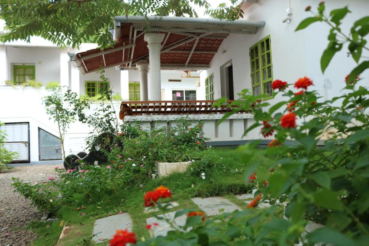 Marayoor Holidays Maraiyūr Екстериор снимка